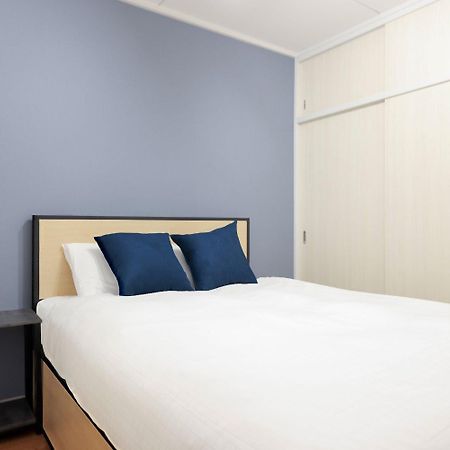 Апартаменты Shinjuku Okada Building Токио Экстерьер фото